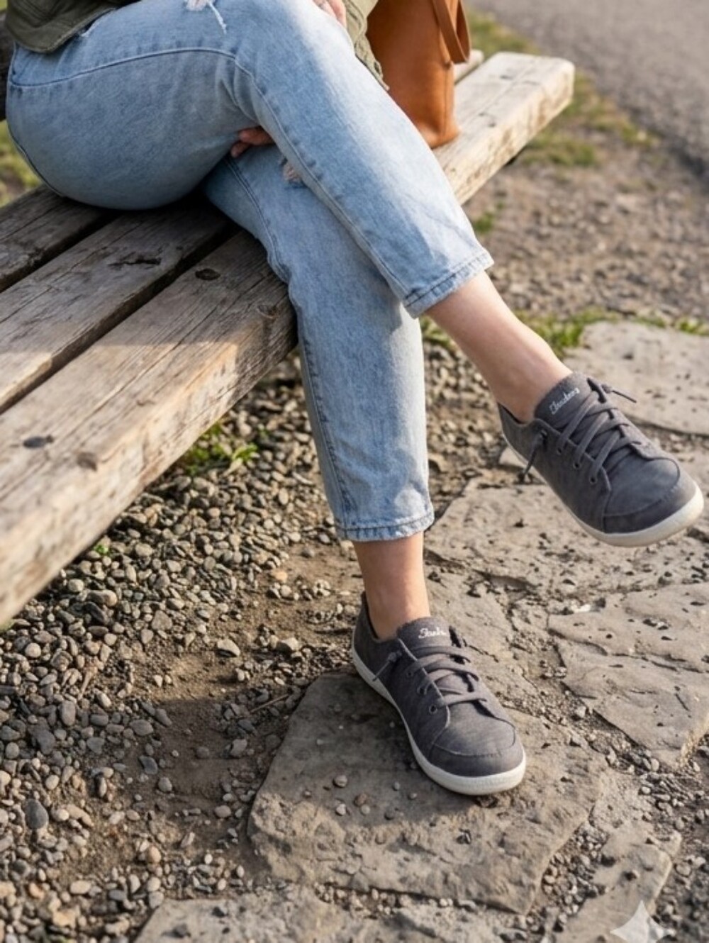 Skechers Size 7 Gray